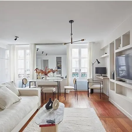 Design, Proche Champs Elysees Apartment