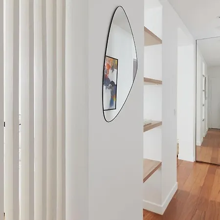 Design, Proche Champs Elysees Apartment Paris