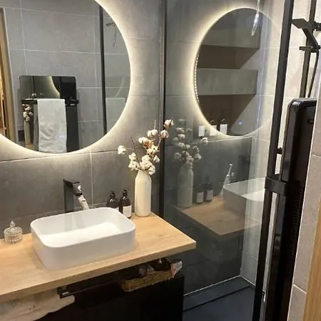 Design, Proche Champs Elysees Apartment